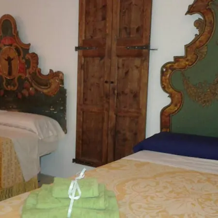 Chalet La Badenca. Masia Catalana Del S. Xvii *
